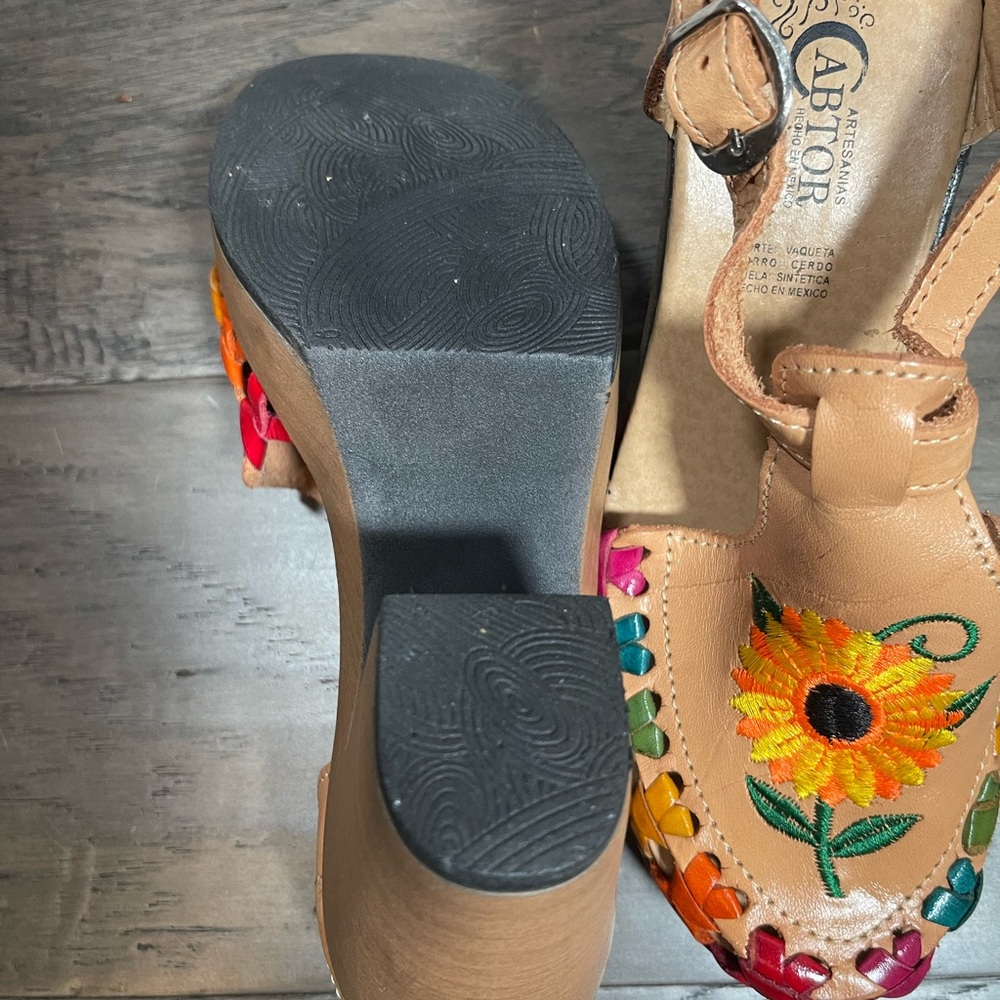 Artesian Cabtor Hechio En Mexico leather strap heels - Picture 4 of 6